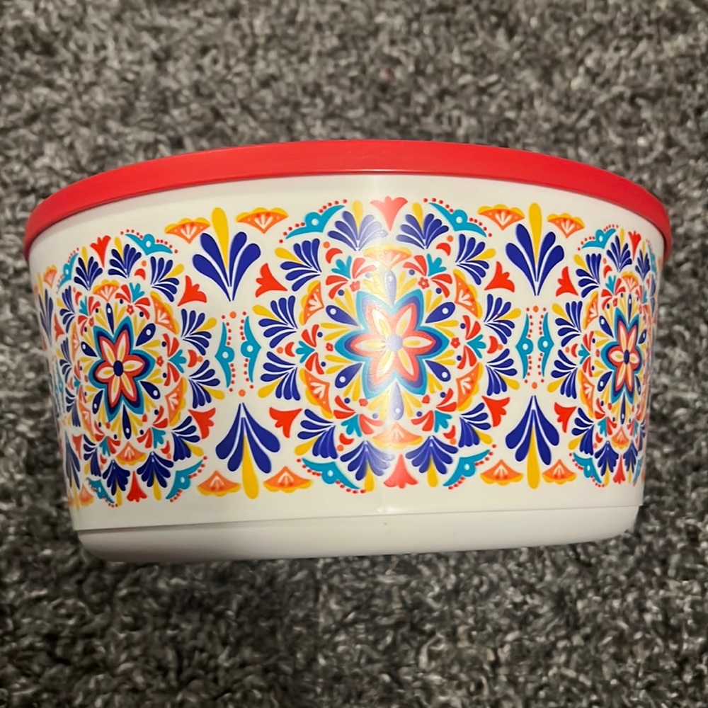 Tupperware 4.3L Bowl